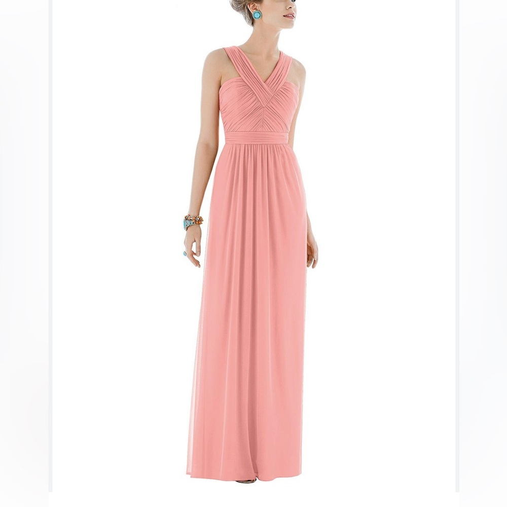 🍎 Alfred Sung Maxi chiffon sleeveless halter gown